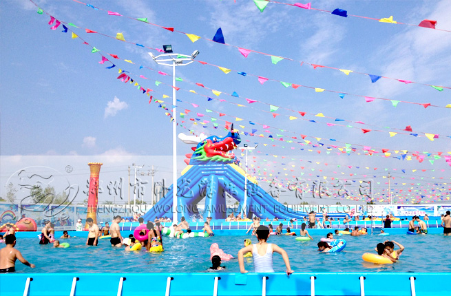 充氣水滑梯體驗(yàn)好玩的滑道夏季水樂園趣味充氣大滑梯